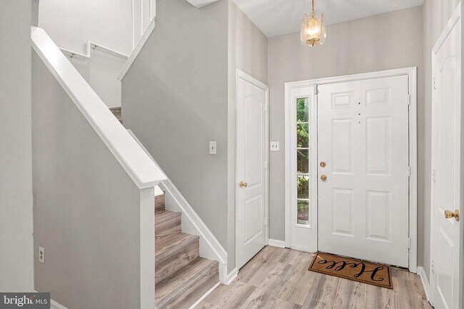 Foto del edificio - 3622 Elmcrest Ln