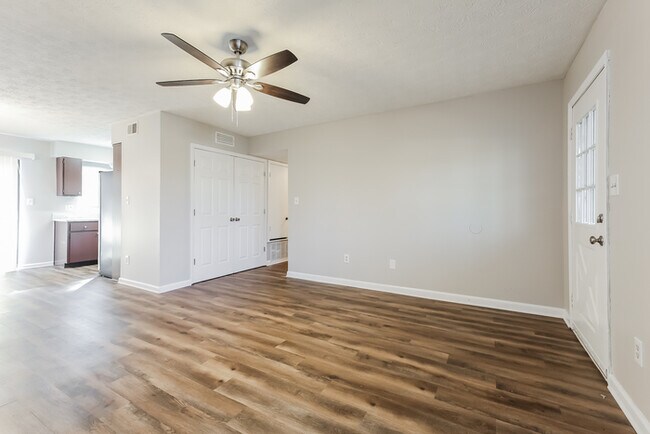 Building Photo - Fantastic 3bd/2ba home! Let yourself in!