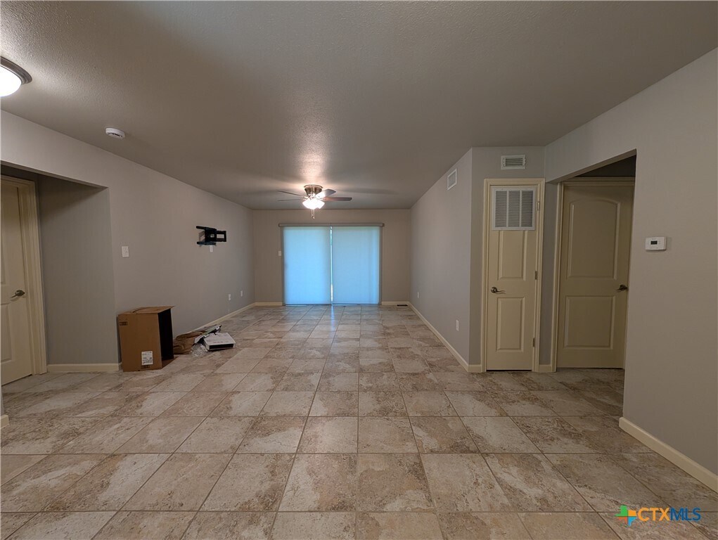 Foto principal - 551 Terminal Loop Rd