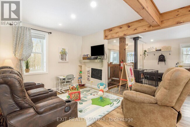 Photo du bâtiment - 1351 Calypso St