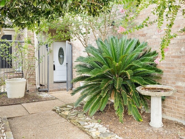 Building Photo - 12658 Briar Patch Dr