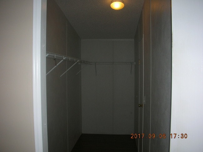Building Photo - 451303 Old Dixie Hwy