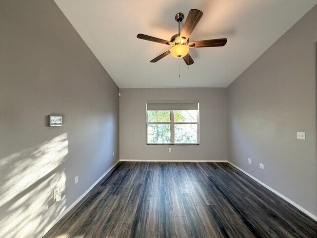Foto del edificio - 7255 W Sunset Rd