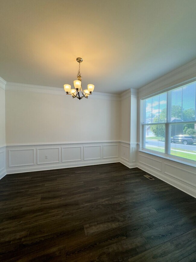 Foto del edificio - Charming 4 Bedroom/2.5 Bathroom Home in Be...