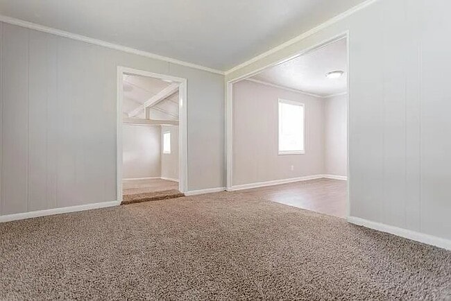 Building Photo - 806 Wright Dr