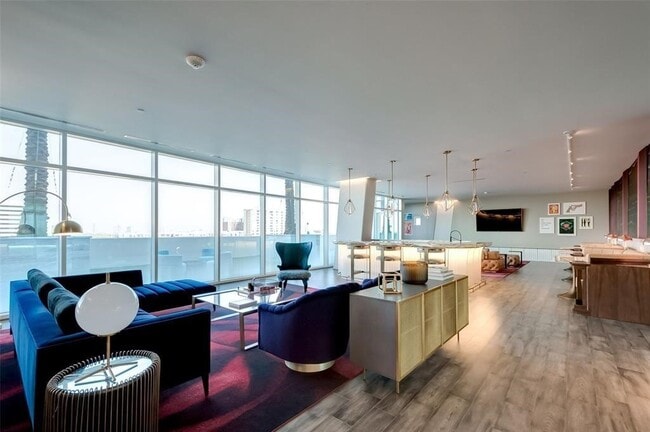 Building Photo - 4521 San Felipe St