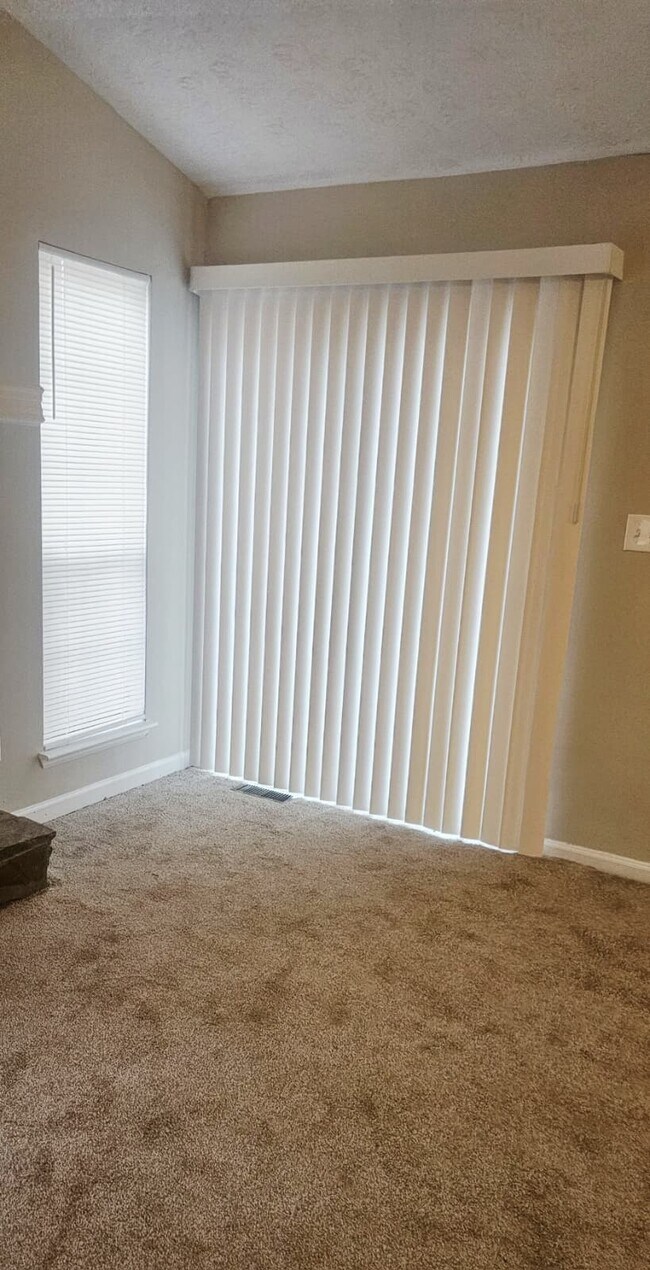 Área de estar - 1904 Cades Cv