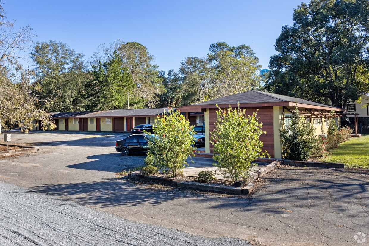 850 N Jefferson St, Monticello, FL 32344 Apartments in Monticello, FL