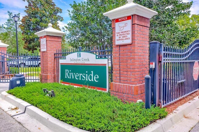 Foto del edificio - 338 Redwood Ln