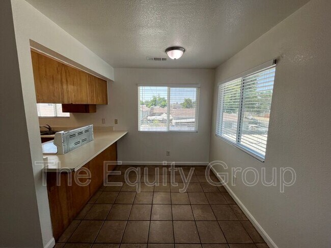 Building Photo - 115 W Sonora Ave