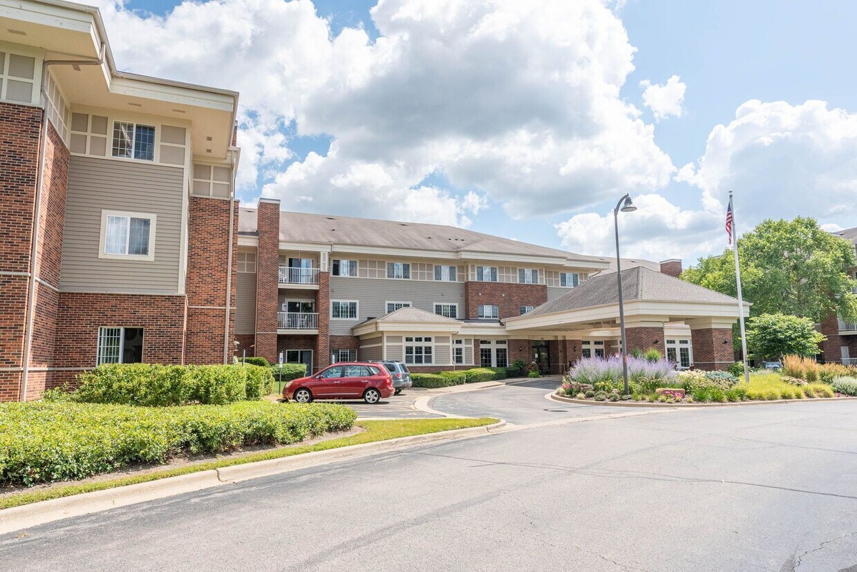 Foto principal - 801 N McLean Blvd
