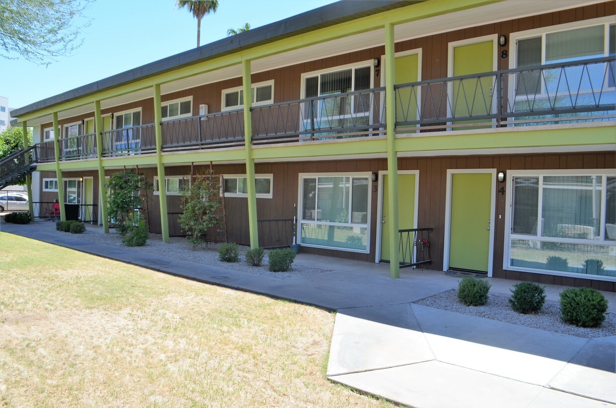 Foto principal - 326 W Earll Dr