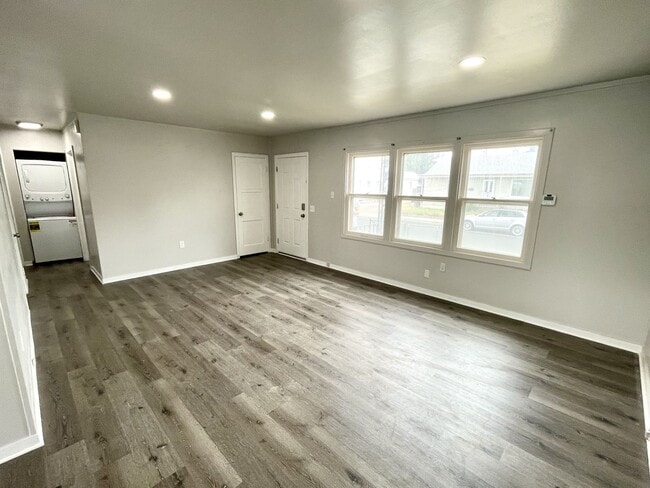Building Photo - 1427 Judson Ave