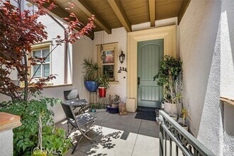 Building Photo - 596 S Casita St