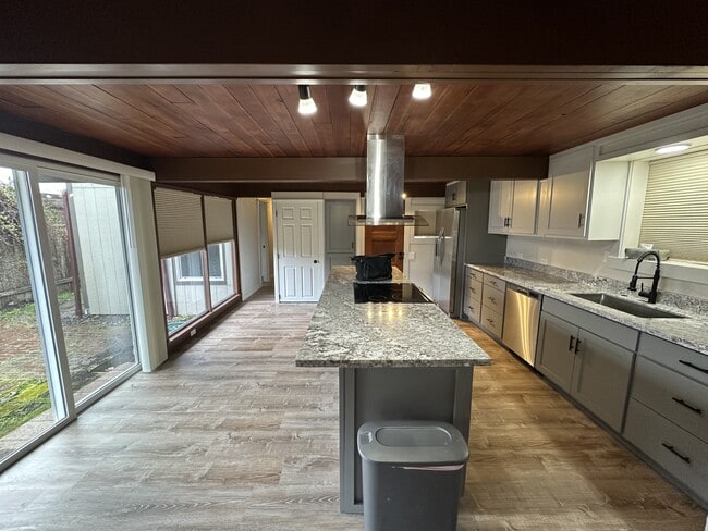 Foto del edificio - 3025 Bailey Ln