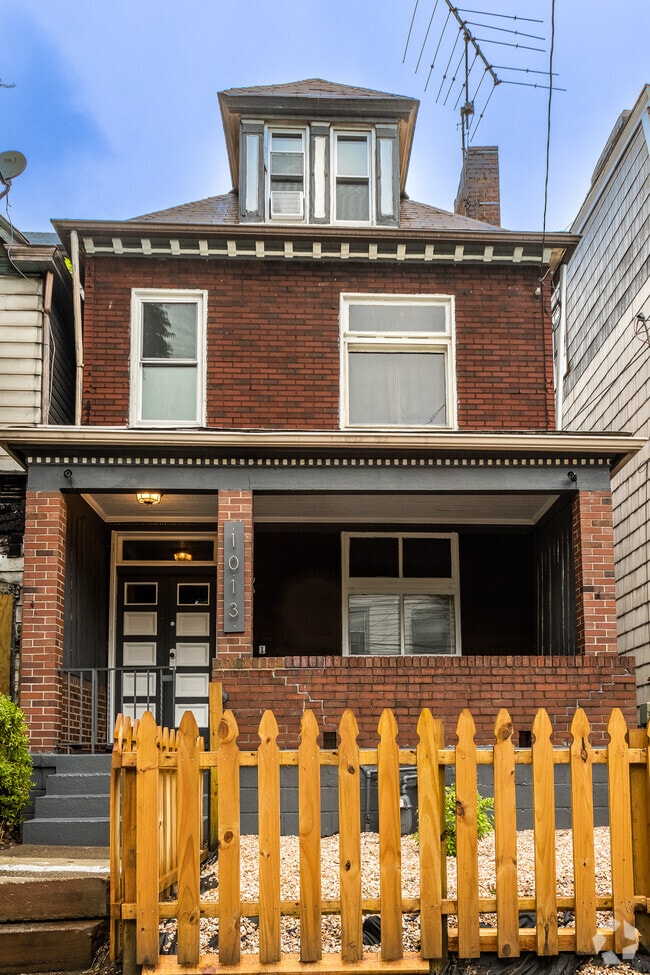 Building Photo - 1013 Ross Ave