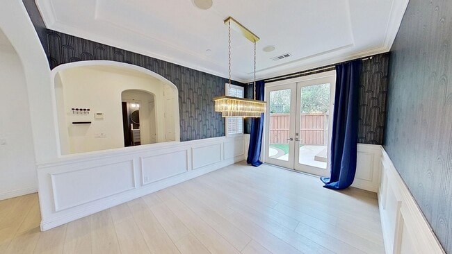 Photo - 325 Canal Wy House