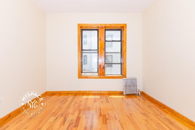 Foto del edificio - 1497 Carroll St