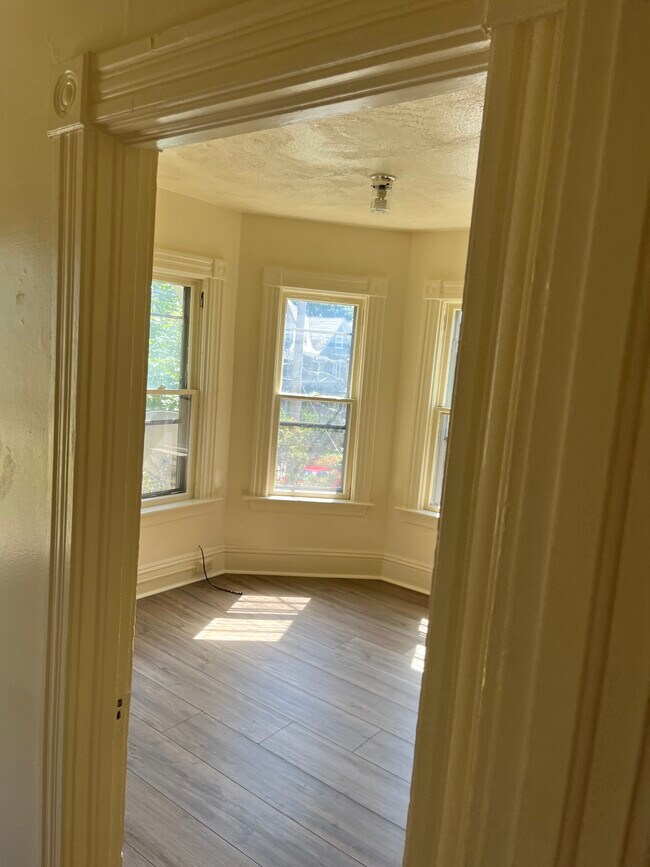 Photo - 28 Brookes Ave Apartments