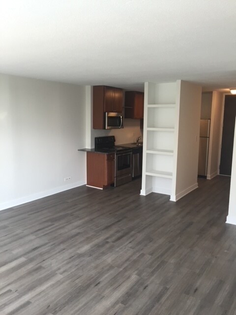 Foto del edificio - 5100 N Marine Dr