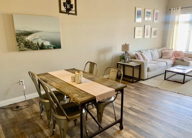Foto del edificio - 2700 E Cherry Creek South Dr