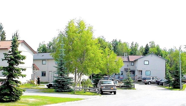 Building Photo - South Anchorage Beautiful 3 bed townhouse ...