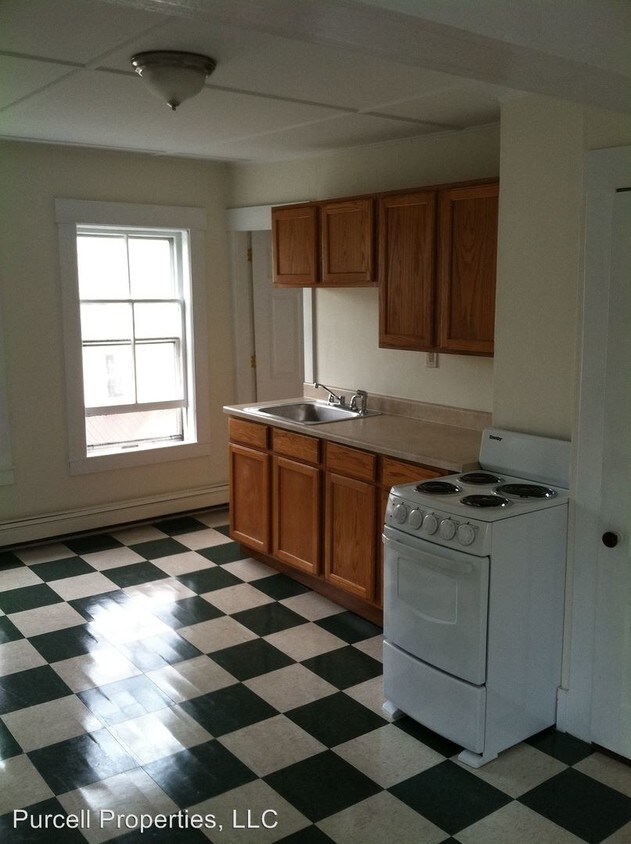 Primary Photo - 1 br, 1 bath Apartment - 21 Main St