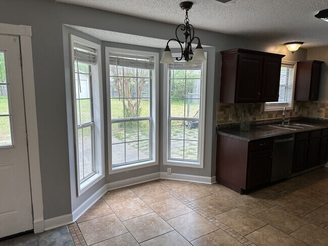 Foto del edificio - 3205 Turtle Creek Rd