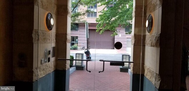 Foto del edificio - 1117 10th St NW