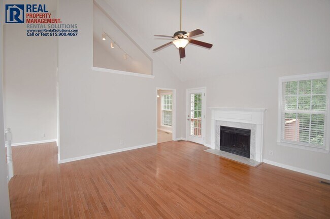 Foto del edificio - Wonderful 5BR/3BA Antioch home, fenced-in backyard and attached garage on a cul-de-sac!