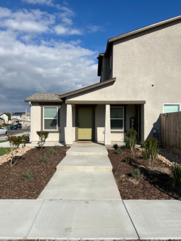 2219 Hough Ave, Tulare, CA 93274 Room for Rent in Tulare, CA