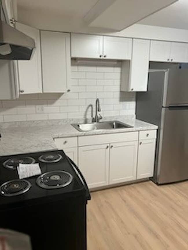Building Photo - The Villas at Walnut