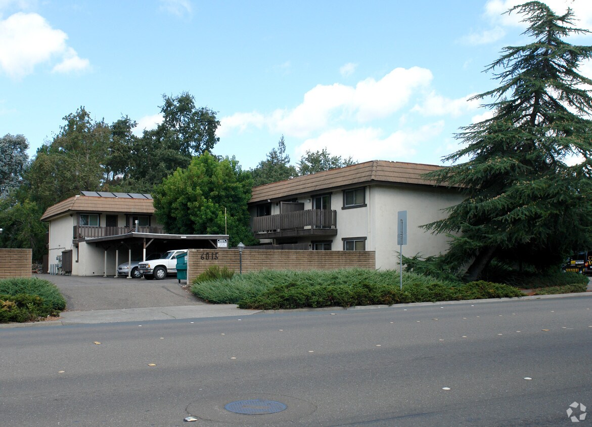 Primary Photo - 6015 Montecito Blvd
