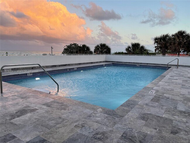 Foto del edificio - 401 Ocean Dr