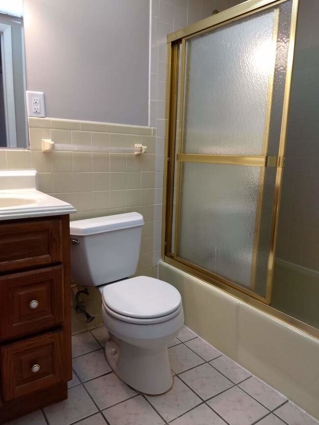 Building Photo - 271 Glenfield Ct