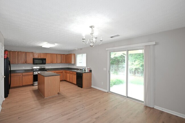Foto del edificio - 415 Silver Spring St
