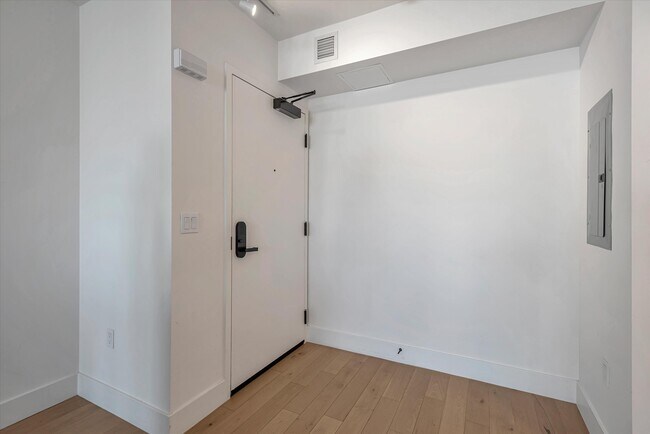 Foto del edificio - 719 Larkin St