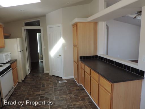 Building Photo - 9252 S Kings Ranch Rd
