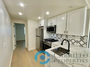 Building Photo - 4669 Iowa St