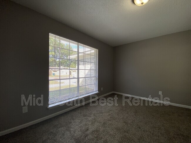 Foto del edificio - 5819 Palo Alto Dr