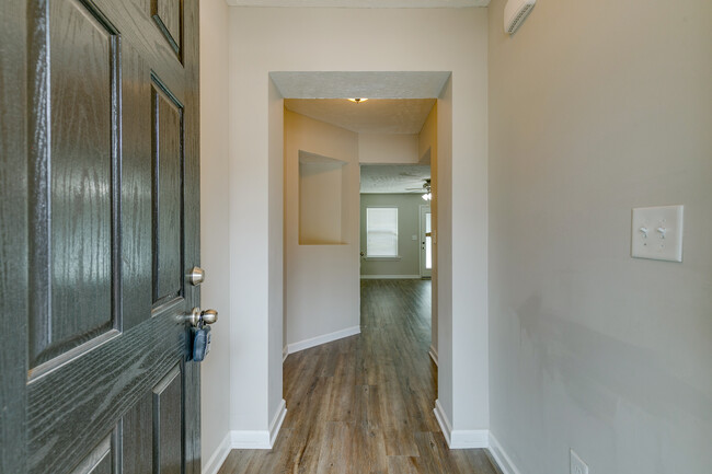 Building Photo - 2066 Caladonia Way