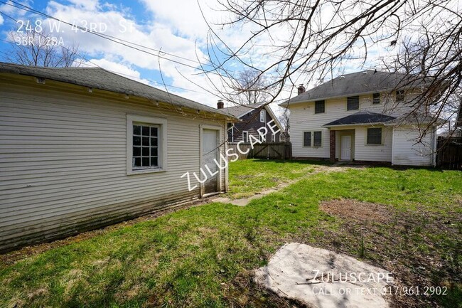 Building Photo - 248 W 43rd St