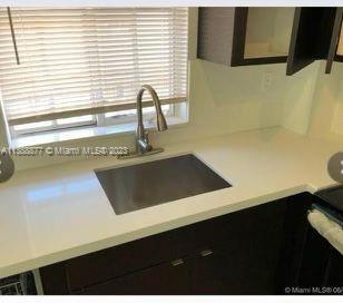 Foto del edificio - 6195 NW 186th St