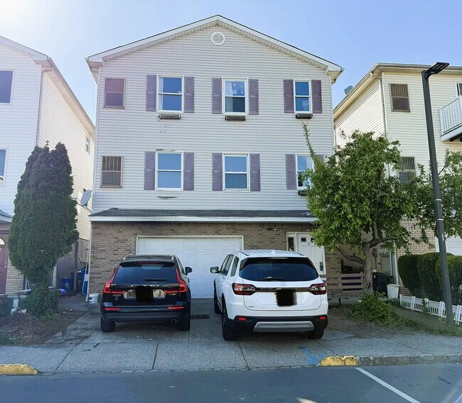 Building Photo - 5 Sumo Village Ct