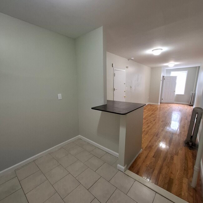 76 N 9th St 5 - 75 N 9th St