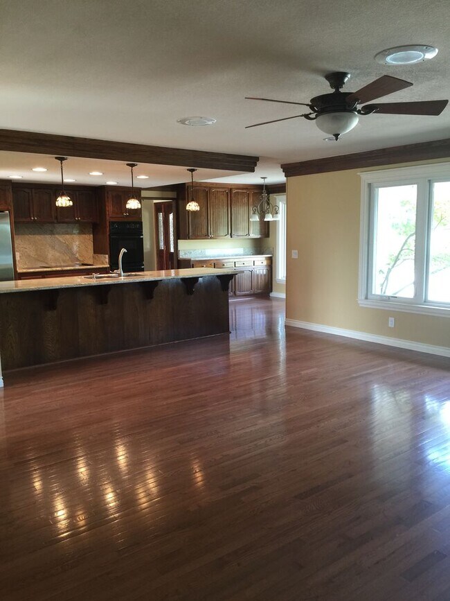 Foto del edificio - 3 bed 2 ba ranchette in country on 7 acres