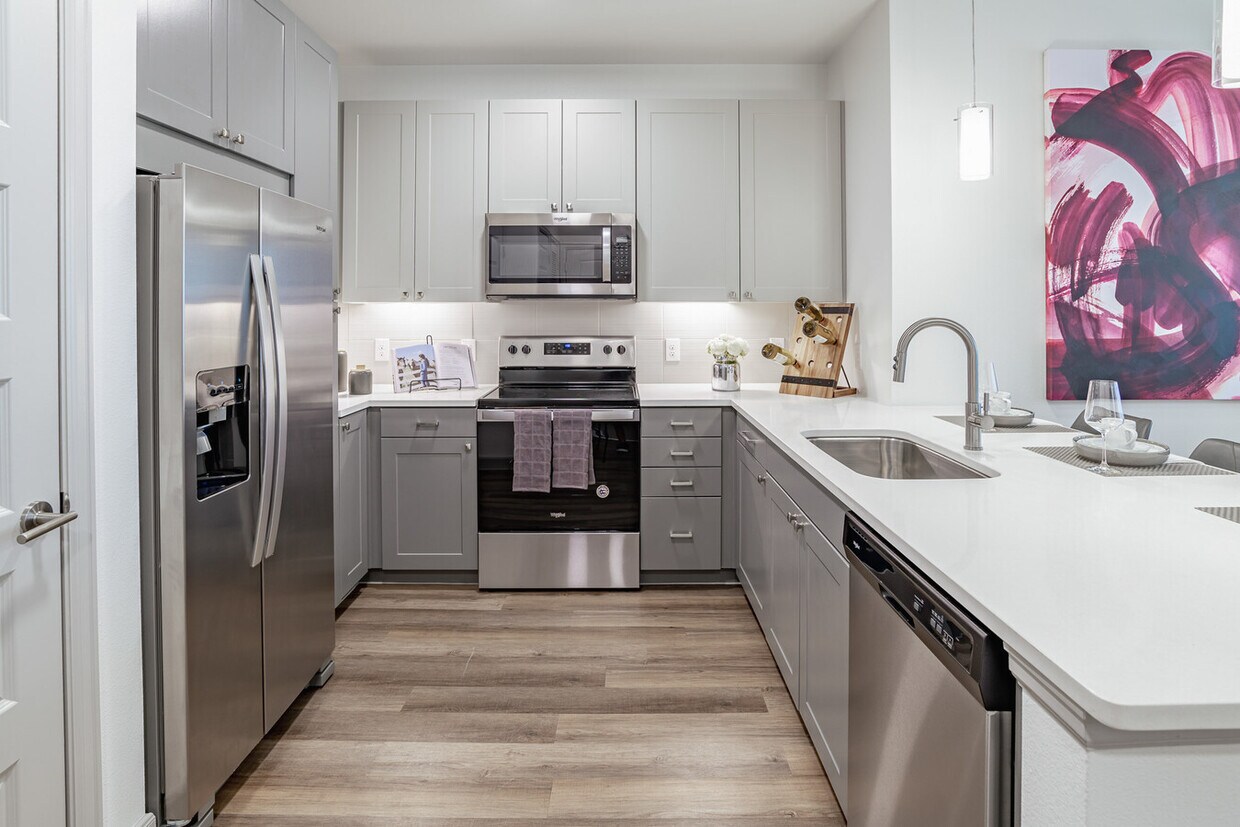 Foto principal - Spacious Living with 1 Month Free Rent