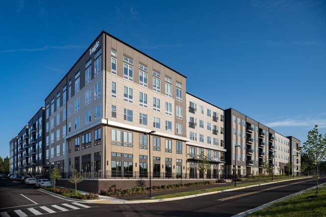 Building Photo - Logic at White Oak