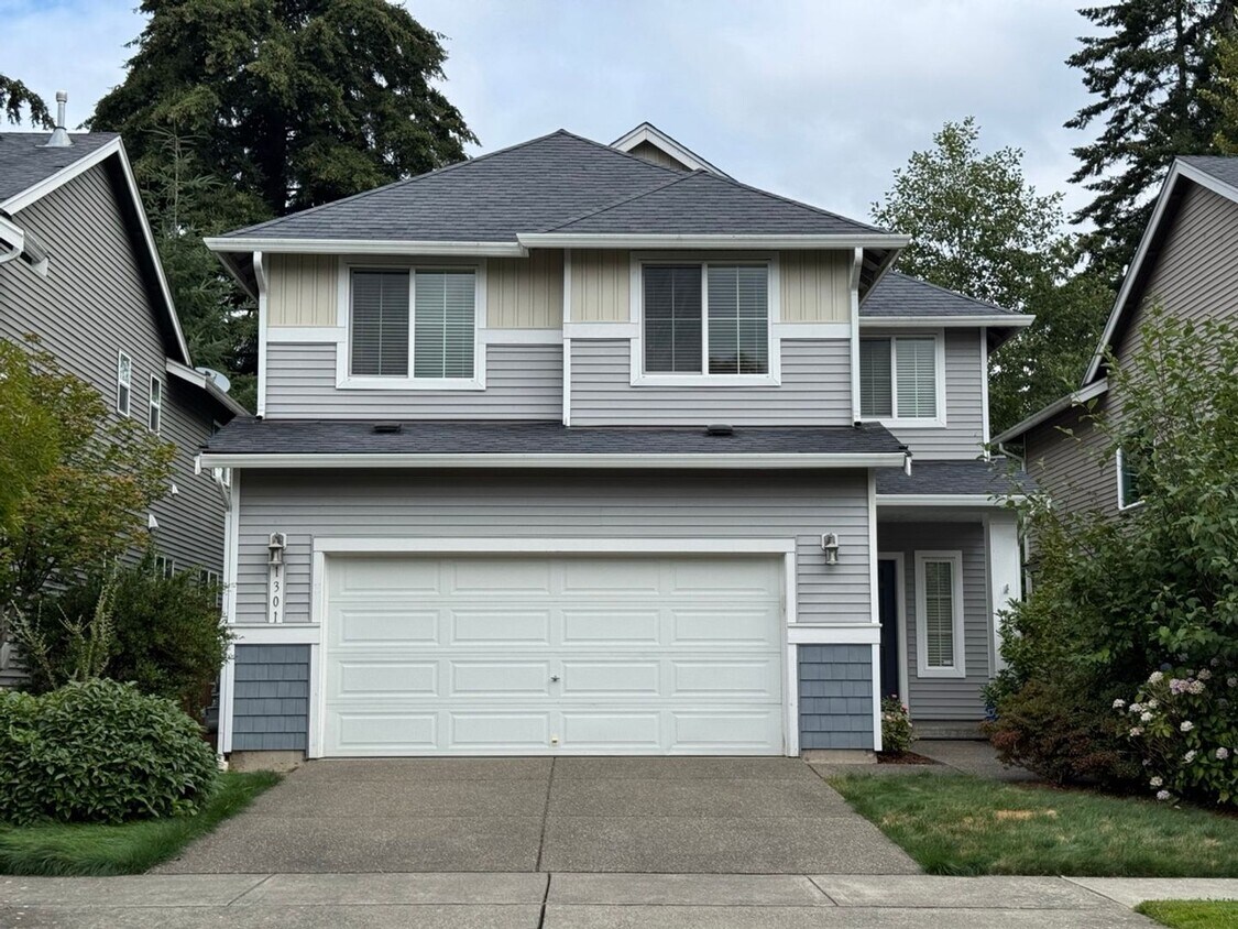 Foto principal - Spacious 3BD/2.5BTH Home w/ Modern Upgrade...