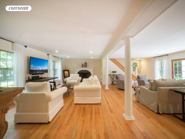 Foto del edificio - 1532 Noyac Road